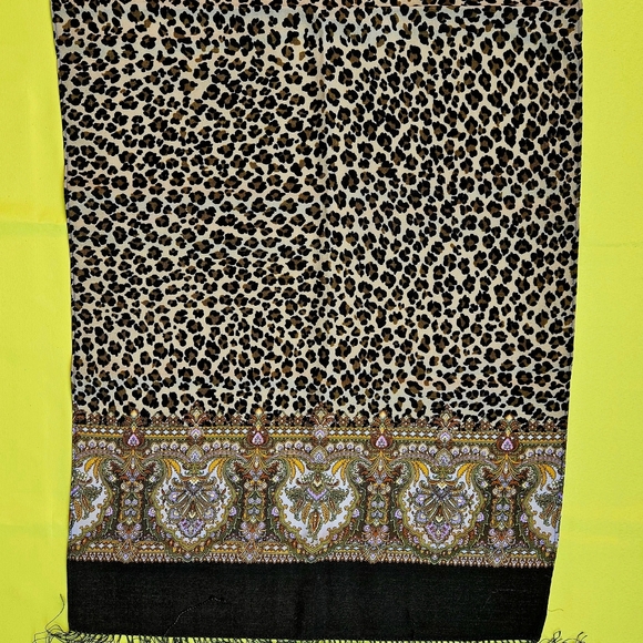 Wool Scarf Russian style by Pavlovo Posad Leopard Creams 🐆 - Picture 5 of 11